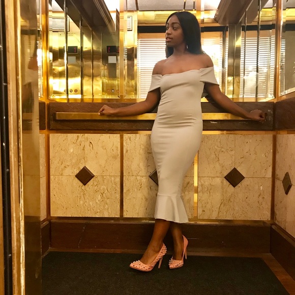 PrettyLittleThing Dresses & Skirts - PrettyLittleThing Off The Shoulder Dress